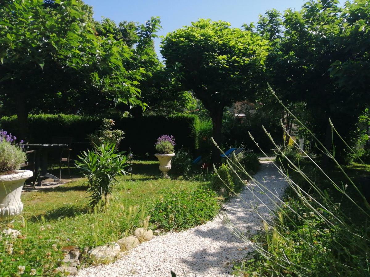 Penzion La Mirabelle-Casteil Country House Exteriér fotografie